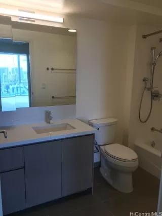 Photo #4: 202509935 Listing