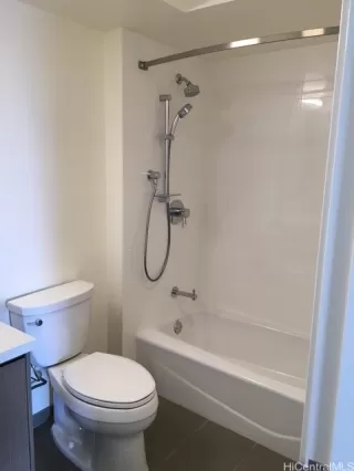 Photo #5: 202509935 Listing