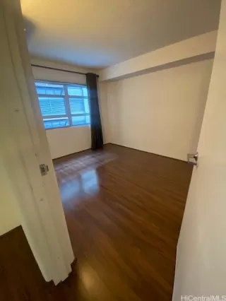 Photo #4: 202509936 Listing