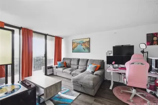 Photo #2: 202509963 Listing