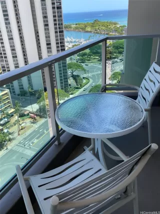 Photo #2: 202509976 Listing 