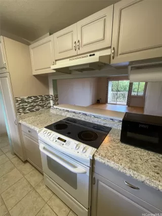 Photo #3: 202509981 Listing