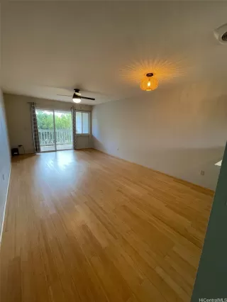 Photo #4: 202509981 Listing