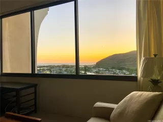 Photo #5: 202509994 Listing