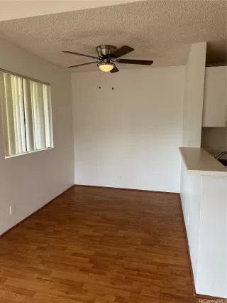 Photo #5: 202510174 Listing