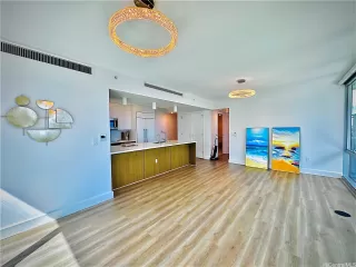 Photo #4: 202510185 Listing