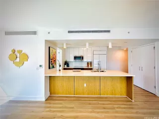 Photo #5: 202510185 Listing