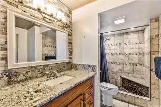 Photo #5: 202510327 Listing