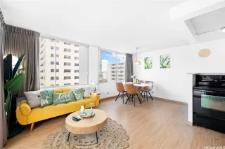 Photo #4: 202510387 Listing 