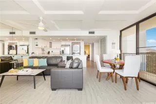 Photo #3: 202510437 Listing