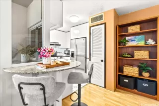 Photo #6: 202510465 Listing 