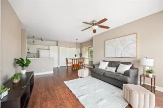 Photo #2: 202510526 Listing 