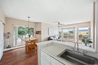 Photo #4: 202510526 Listing 