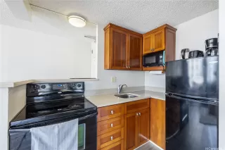 Photo #4: 202510543 Listing 