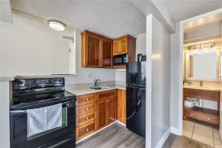 Photo #5: 202510543 Listing 