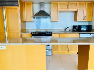 Photo #4: 202510569 Listing