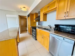 Photo #5: 202510569 Listing