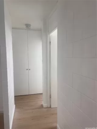 Photo #5: 202510609 Listing 