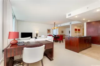 Photo #4: 202510619 Listing 