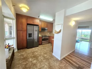 Photo #6: 202510805 Listing 