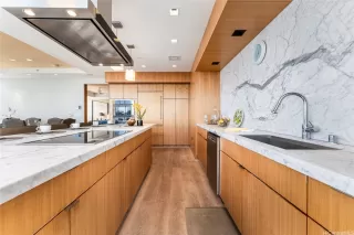 Photo #6: 202510885 Listing 