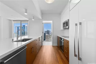 Photo #5: 202511118 Listing 