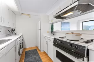 Photo #5: 202511159 Listing 