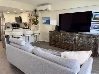 Photo #4: 202511255 Listing 