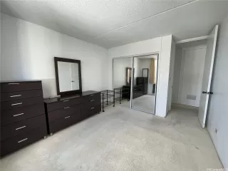 Photo #6: 202511287 Listing 