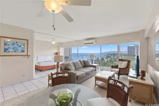 Photo #5: 202511353 Listing 