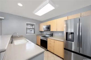 Photo #5: 202511399 Listing