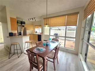 Photo #3: 202511404 Listing