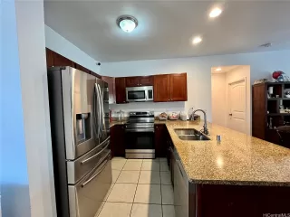 Photo #4: 202511605 Listing 