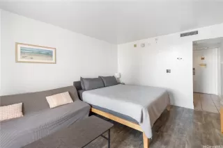 Photo #3: 202511607 Listing 