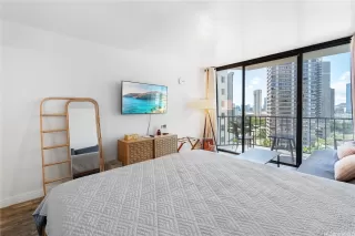 Photo #5: 202511607 Listing 