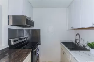 Photo #4: 202511622 Listing 