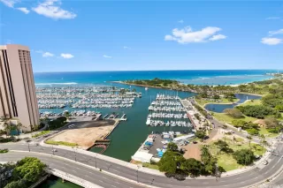 Photo #5: 202511623 Listing 