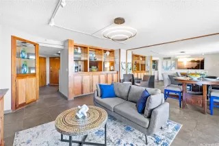 Photo #3: 202511738 Listing