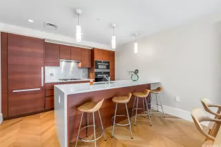 Photo #4: 202511744 Listing