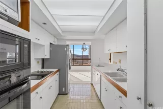 Photo #4: 202511779 Listing 