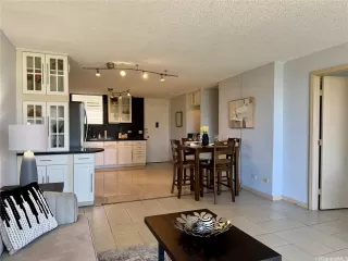 Photo #5: 202511822 Listing 