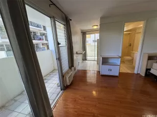 Photo #3: 202511835 Listing 