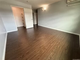 Photo #5: 202511838 Listing 