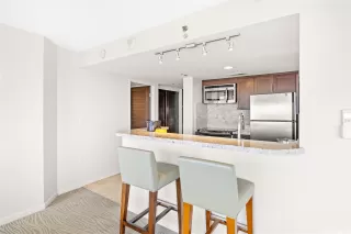 Photo #2: 202511849 Listing