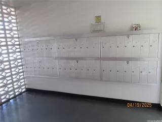 Photo #6: 202511941 Listing 