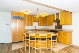 Photo #5: 202511989 Listing