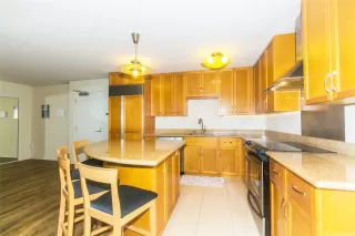 Photo #6: 202511989 Listing