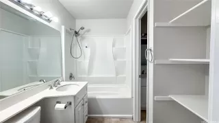 Photo #6: 202512025 Listing