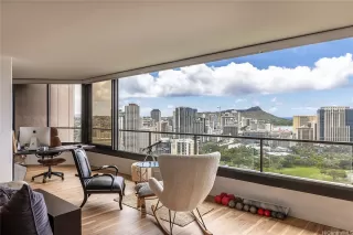 Photo #4: 202512056 Listing 