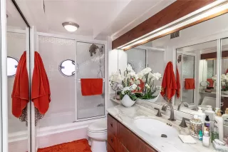 Photo #6: 202512056 Listing 